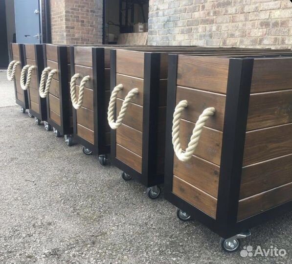 Кашпо уличное деревянное