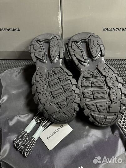 Balenciaga track 1 black