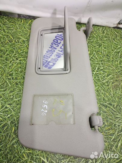 Козырек солнцезащитный левый Infiniti Fx35