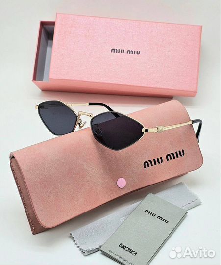 Miu Miu очки женские солнцезащитные