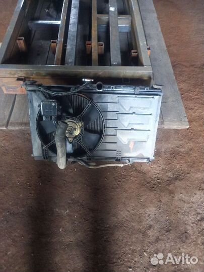 Диффузор радиатора охлаждения Mitsubishi Lancer 9