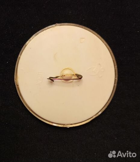 Два значка олимпийский мишка. Пластик