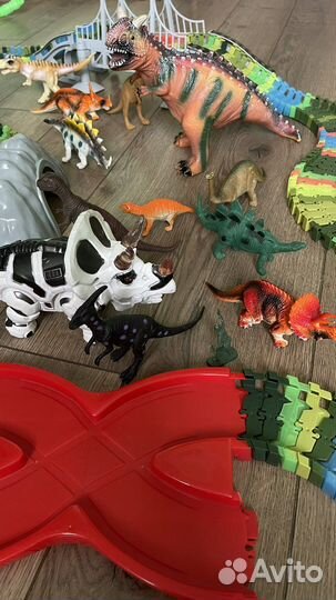 Гибкий трек с динозаврами Мир Юрского периода