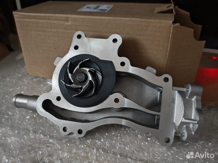 Помпа, водяной насос Opel Astra/Corsa 95524738