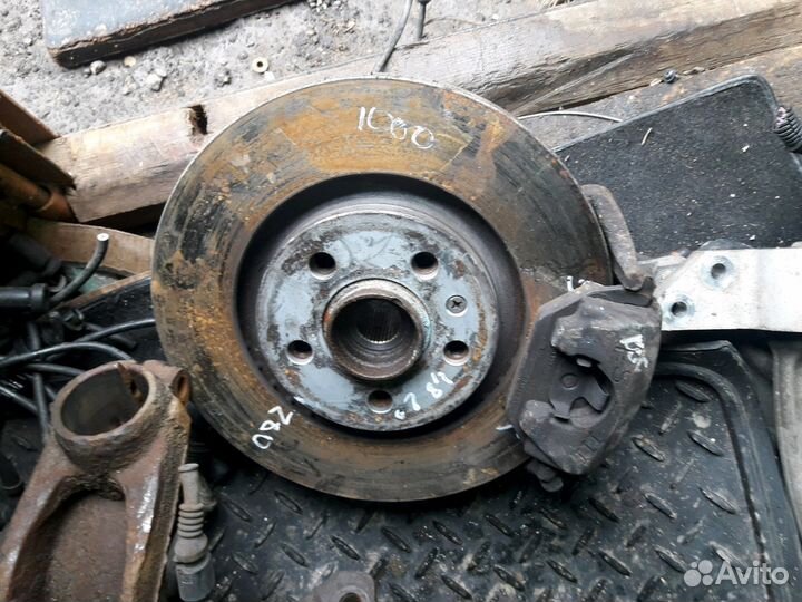 Поворотный кулак Гольф 4 Октавия