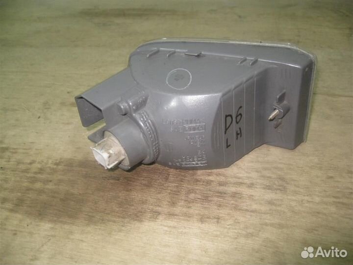 Поворотник левый Toyota RAV4 A2 2003