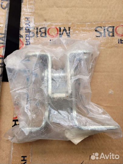 Петля крышки багажника Ford ecosport