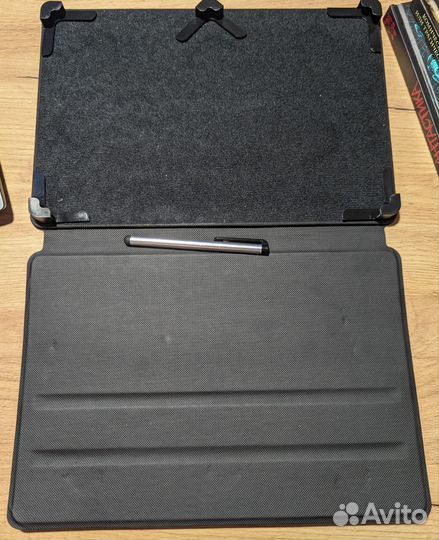 Универсальный чехол для планшета