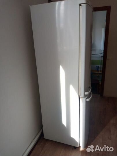 Холодильник samsung