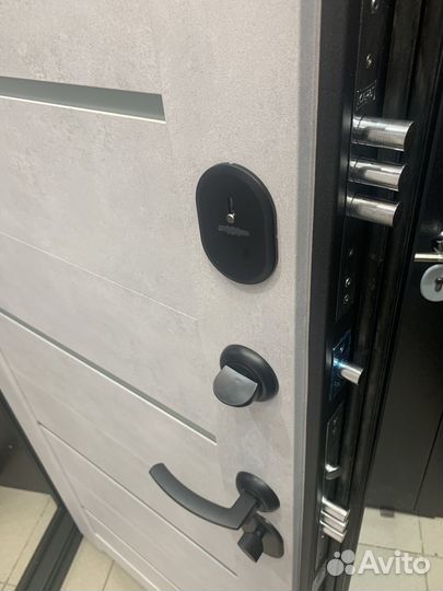 Дверь входная квартирная Бостон бетон