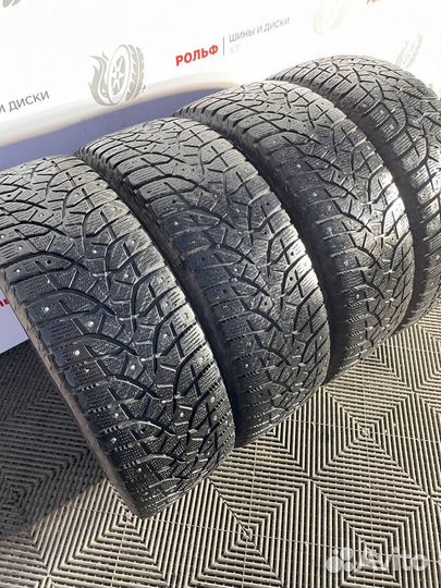 Bridgestone Blizzak Spike-02 SUV 235/65 R17