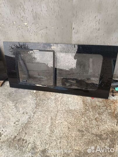 Стекло с форточкой дукато