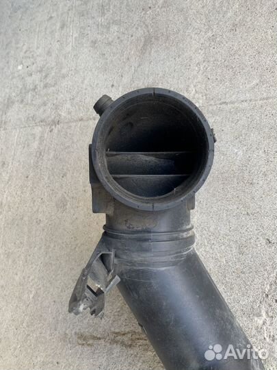 Патрубок корпуса воздушного фильтра Mercedes M112