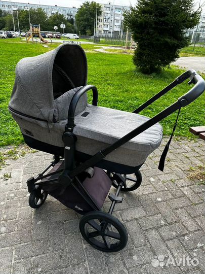 Коляска Cybex Priam IV 3 в 1 Soho Grey