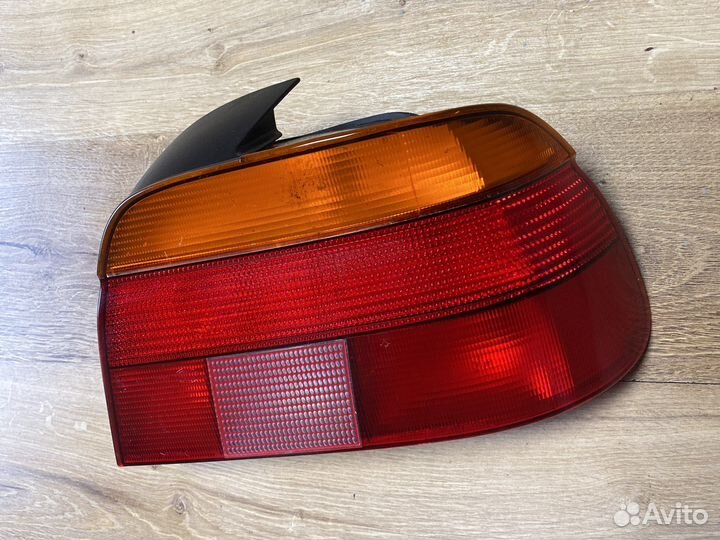 Bmw e39 задний правый фонарь