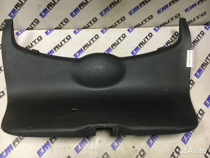 Обшивка крышки багажника Шкода Октавия А5