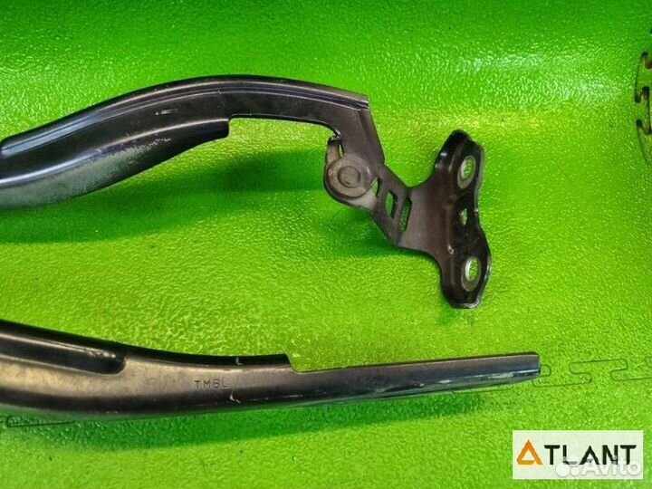 Петля капота honda insight