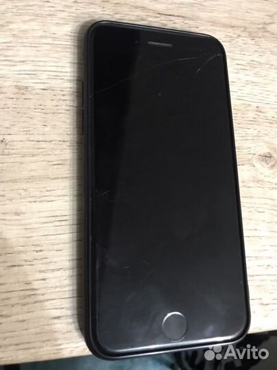 Телефон iPhone 8