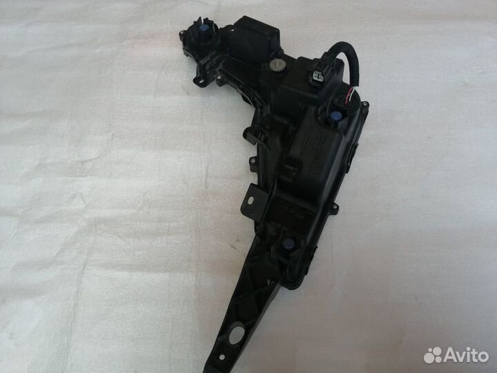 Противотуманка левая Lexus Lx 3