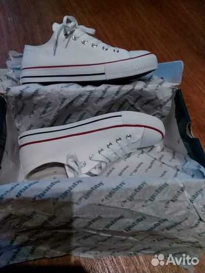 Кеды белые новые