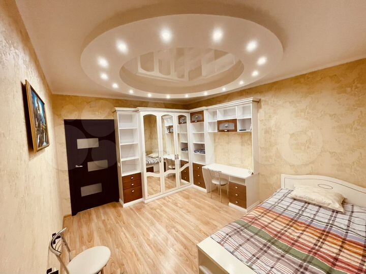 2-к. квартира, 80 м², 3/17 эт.