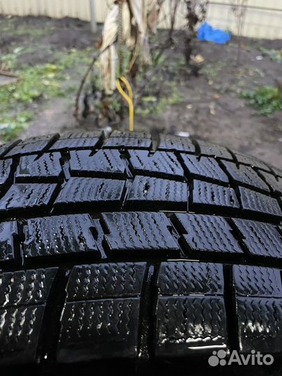 Goodyear UltraGrip 215/55 R17