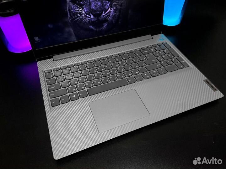 Ноутбук Lenovo Intel UHD + Full HD/SSD