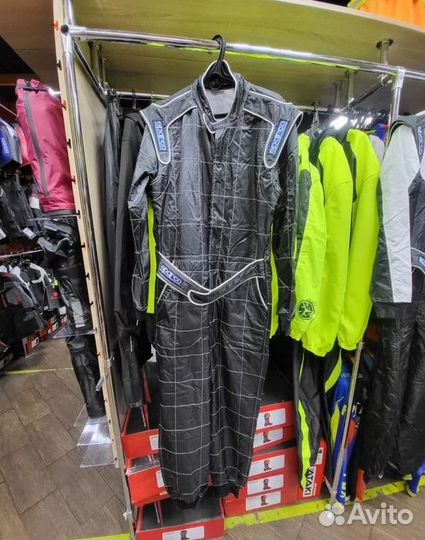Продам комбинезоны для картинга