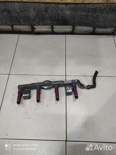 Топливная рампа с форсунками Мазда bk 1.6