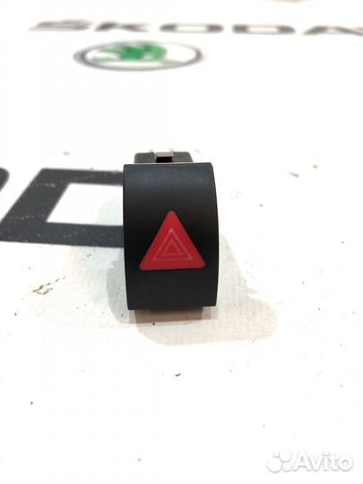 Кнопка аварийного сигнала Skoda Octavia A5 (1Z)