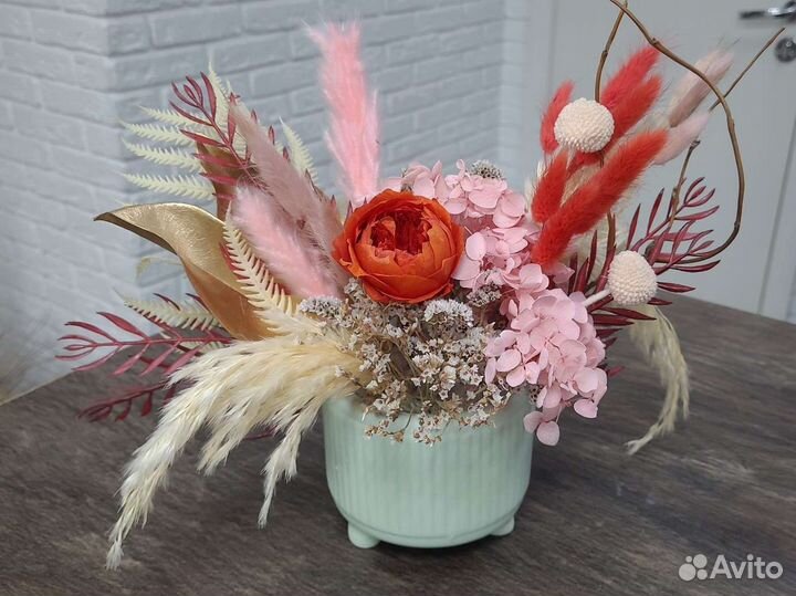 Цветочная композиция из сухоцветов