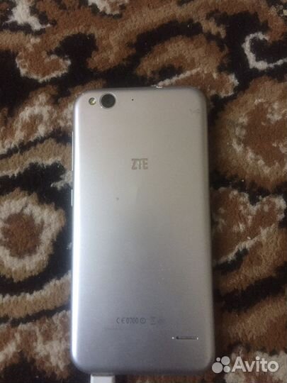 Телефон ZTE Blade S6