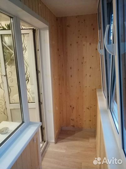 Отделка балкона вагонкой