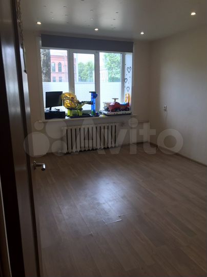 3-к. квартира, 55 м², 1/5 эт.