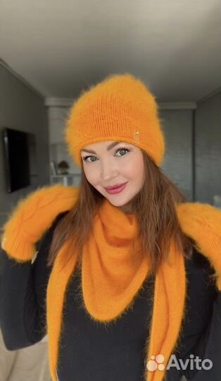 Шапка вязаная, варежки, косынка