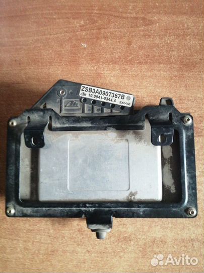 Книги и диск по ремонту и эксплуатации автомобилей