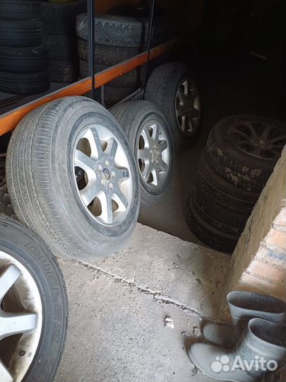 Bridgestone Dueler A/T 245/65 R17