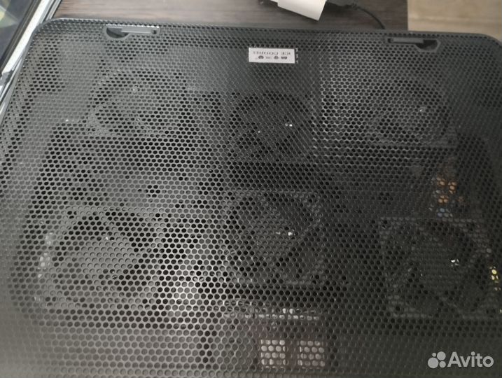 Подставка с охлаждением для ноутбука