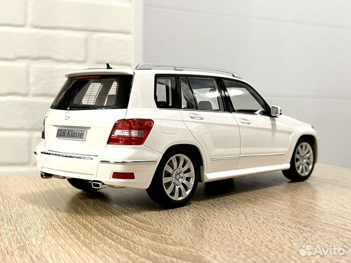 Mercedes-Benz GLK X204 White 1:18 Minichamps
