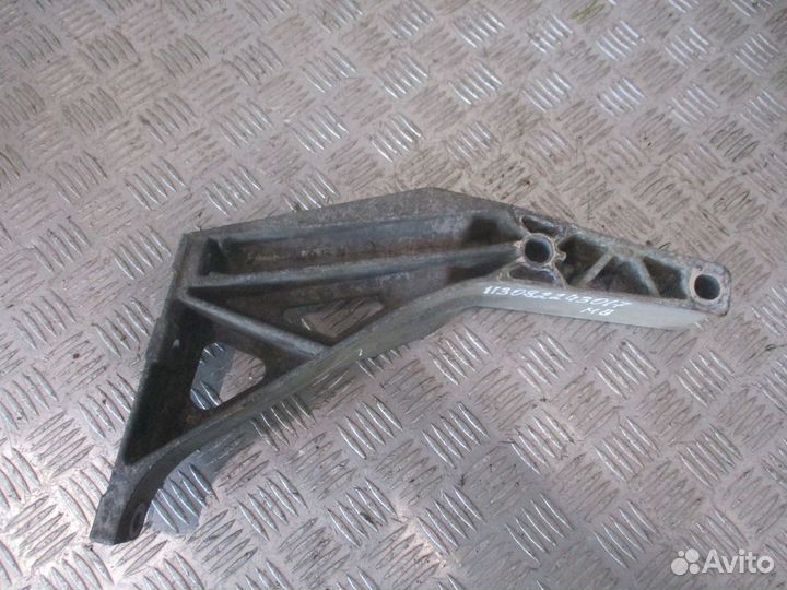 Кронштейн бампера Mercedes-Benz A9436660978