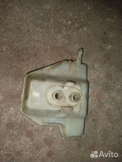 Бачок тормозной жидкости Transporter T4