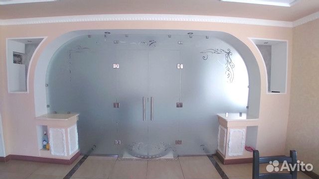 Межкомнатные стеклянные двери на заказ