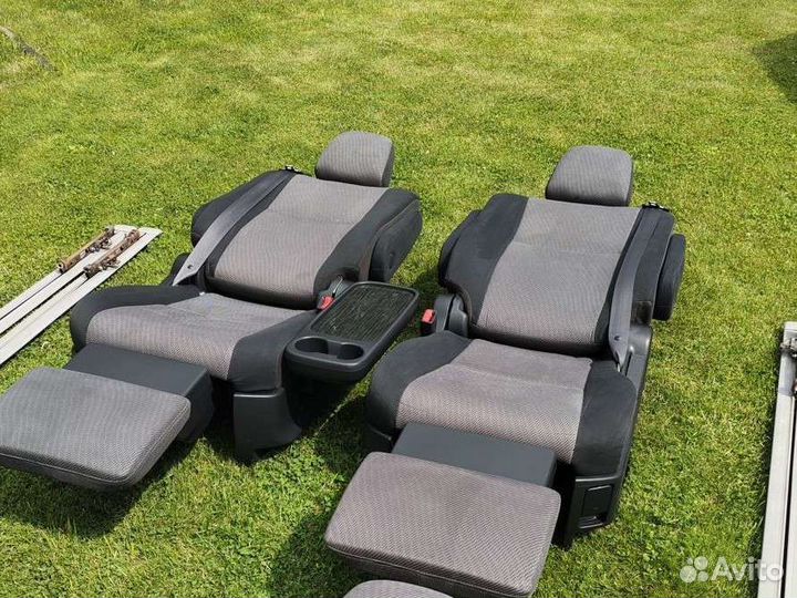 Сидения капитанские с оттоманками