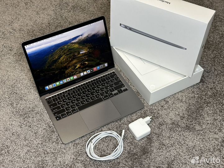 MacBook Air 13 M1 2020 8/256gb. 20 циклов