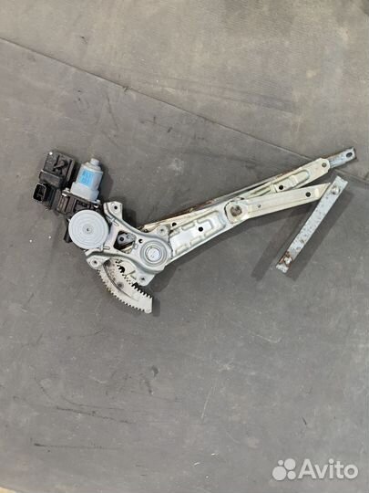 Стеклоподъемник Nissan Patrol 2011 827501LA0A Y62