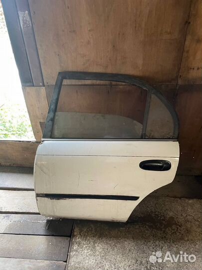 Дверь toyota corolla LX AE100
