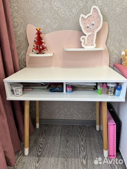 Письменный стол и стул