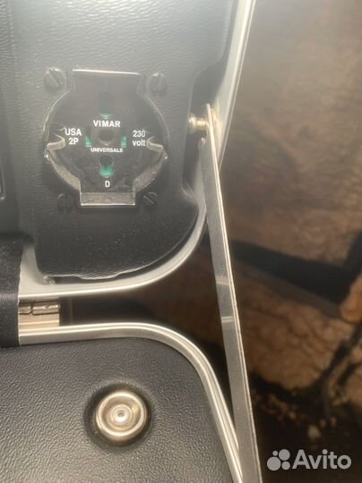 Студия-чемодан, бьюти кейс, переносной бьюти бар