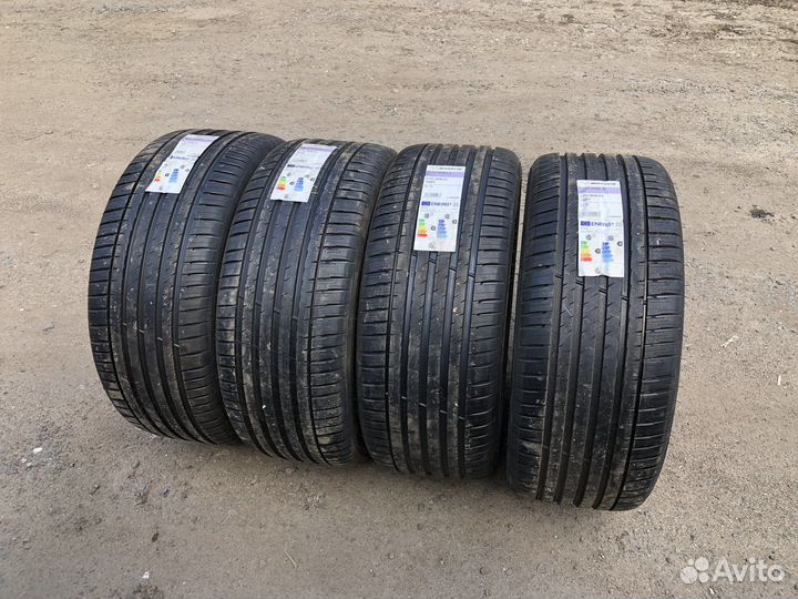Michelin Pilot Sport 4 SUV 275/40 R22 108Y