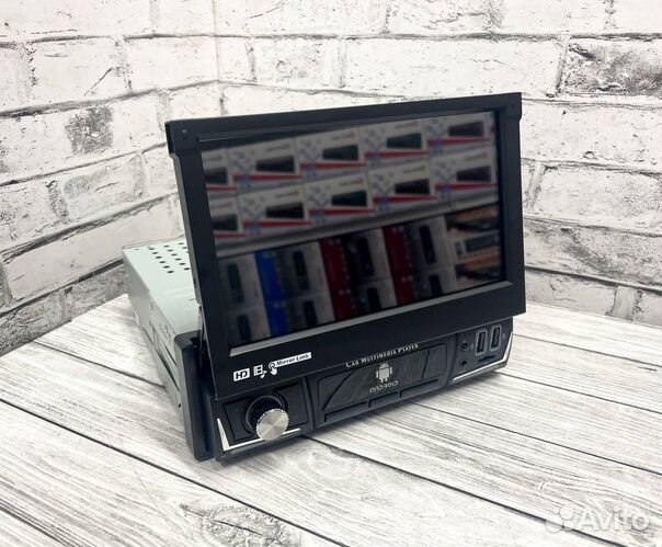 Автомагнитола с выдвижным экраном на Android